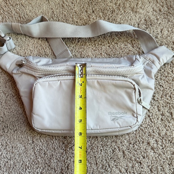 Reebok Classic Gray Belt Bag - Picture 2 of 6